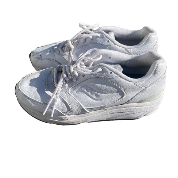 Saucony Size 9 Shoes
Has been worn but in perfect condition - Picture 3 of 7